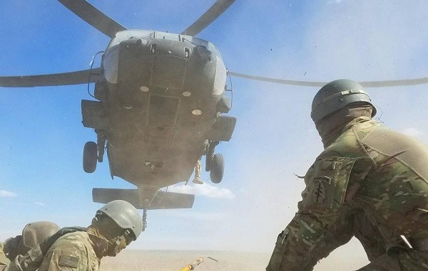 Soldiers from GSB 10th SFGA Conduct Sling Load Training during battalion field training exercise at the Pinon Canyon Maneuver Site. (Photo by CPT Benjamin F. Moe, Oct 20, 2017).