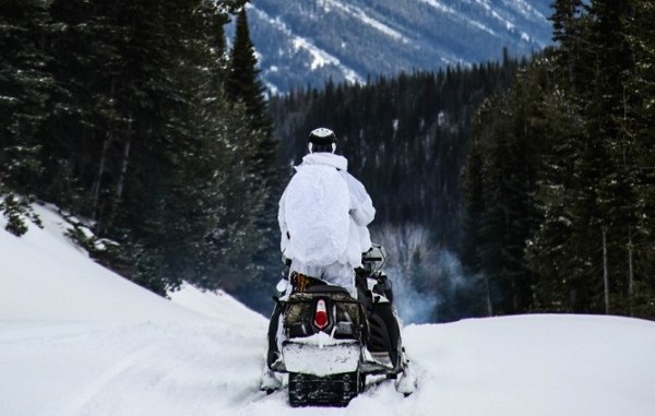 Green Berets conduct annual mountain requalification training.