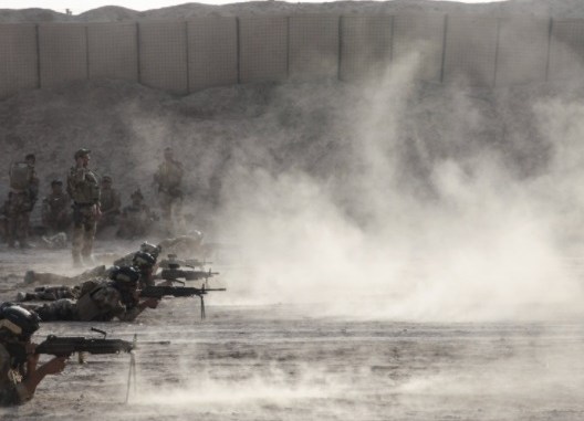 Iraqi Special Operations Forces (ISOF) personnel conduct range firing drills with 249 and 240 machine guns. (Photo by PFC Johnathon Carter, MISO-OIR, 28 Sep 2017).