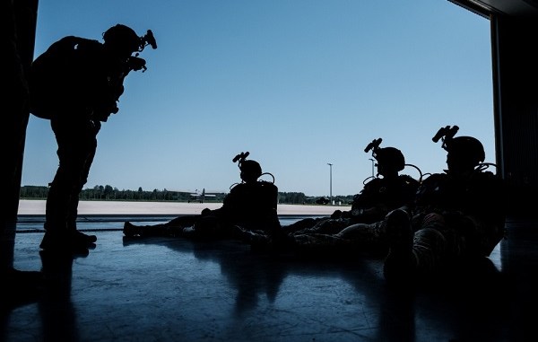 US and Latvian SOF HALO Jump