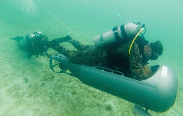 Marine Corps diver propulsion training