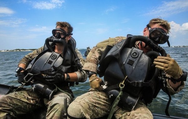 Special Forces Combat Divers - rebreather