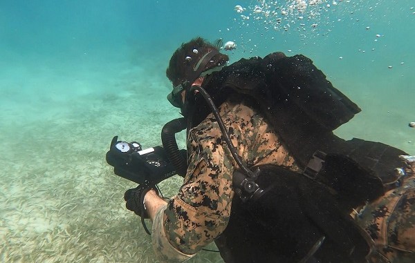 USMC Diver 2nd Recon Battalion