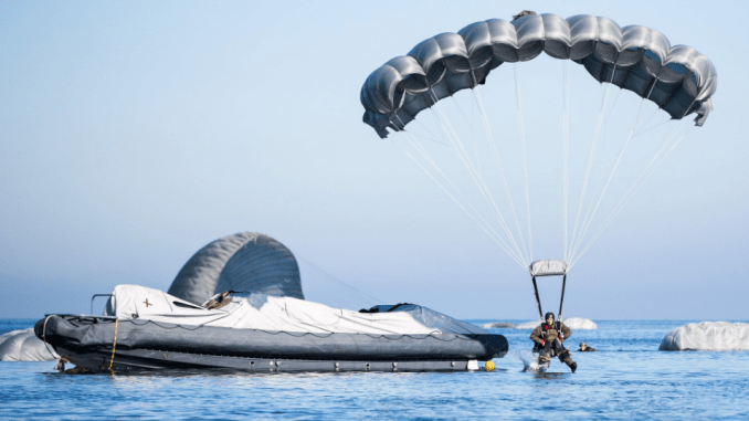 Water Jump by SOF Operators from Special Operations Command Europe (photo by SOCEUR 2016).